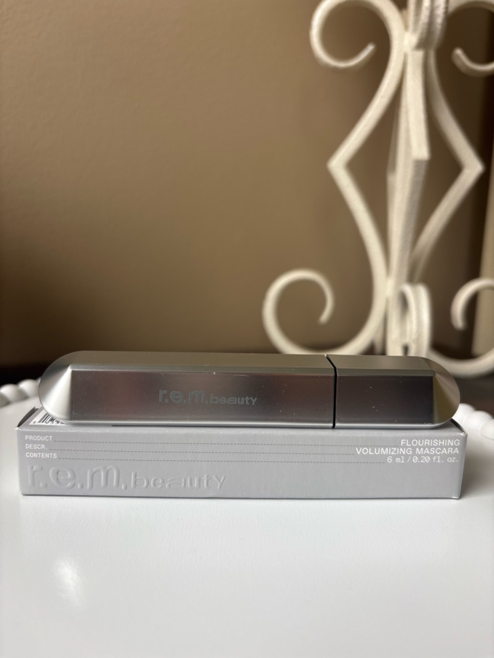 r.e.m. beauty Flourishing Volumizing Mascara